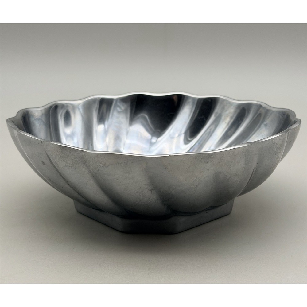 Vintage RWP Wilton Armetale Scalloped Fluted Serving Bowl 8" Pewter Look